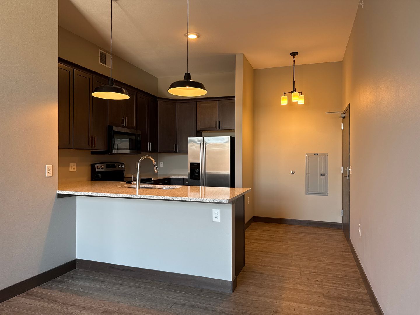 Cedar Rapids Apartment: 1120 Depot Lane SE