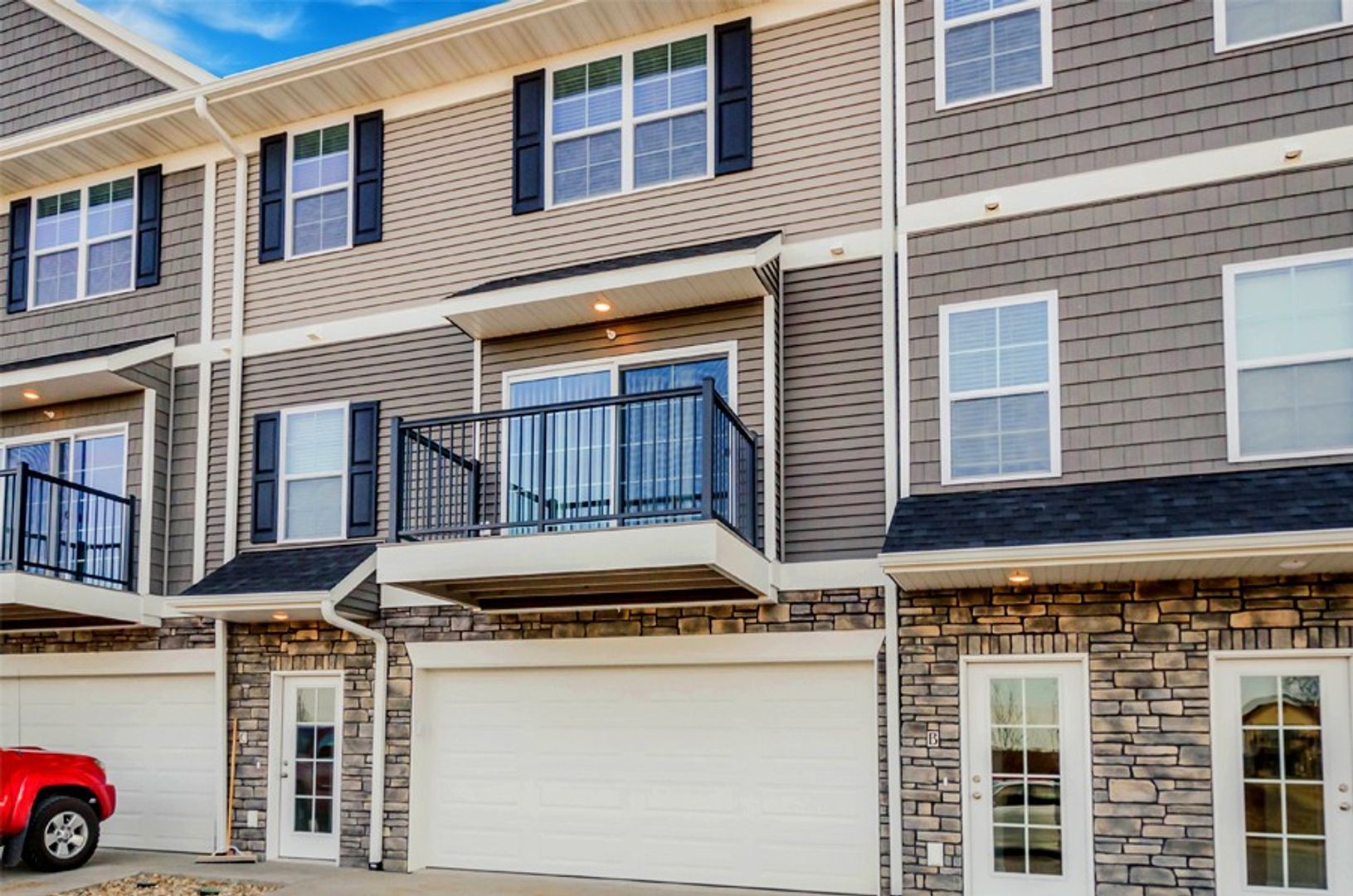 Marion Townhome: 2277 Bison Street