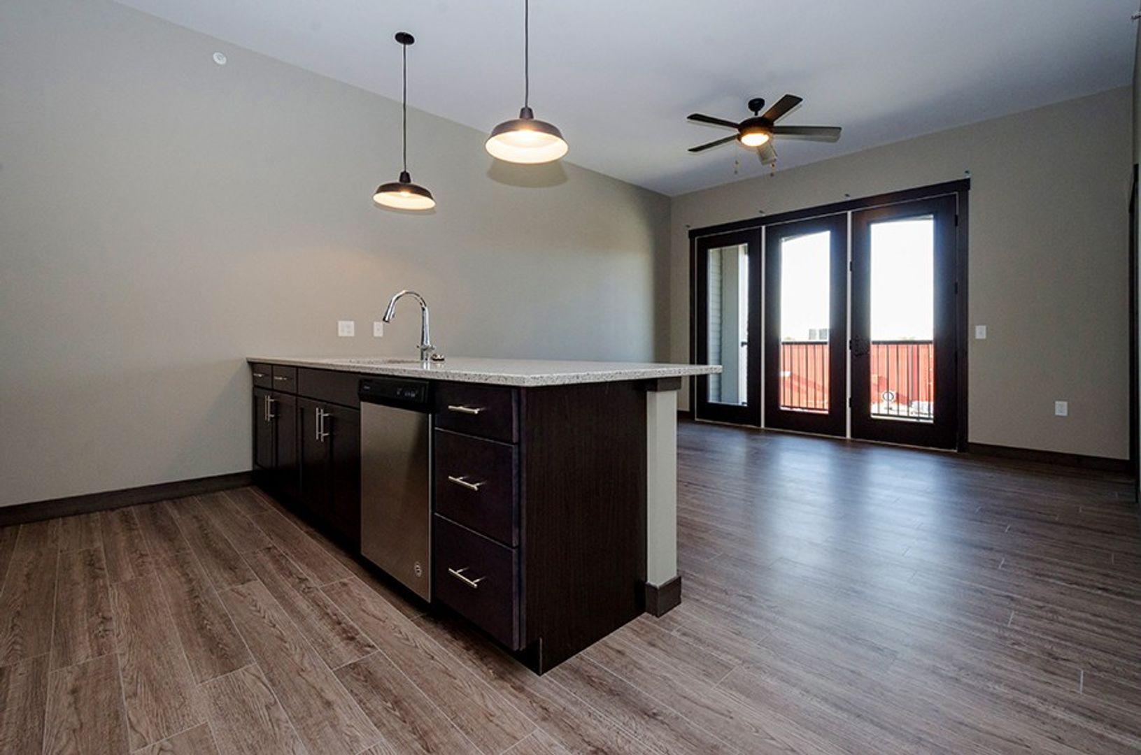 Cedar Rapids Apartment: 1120 Depot Lane SE
