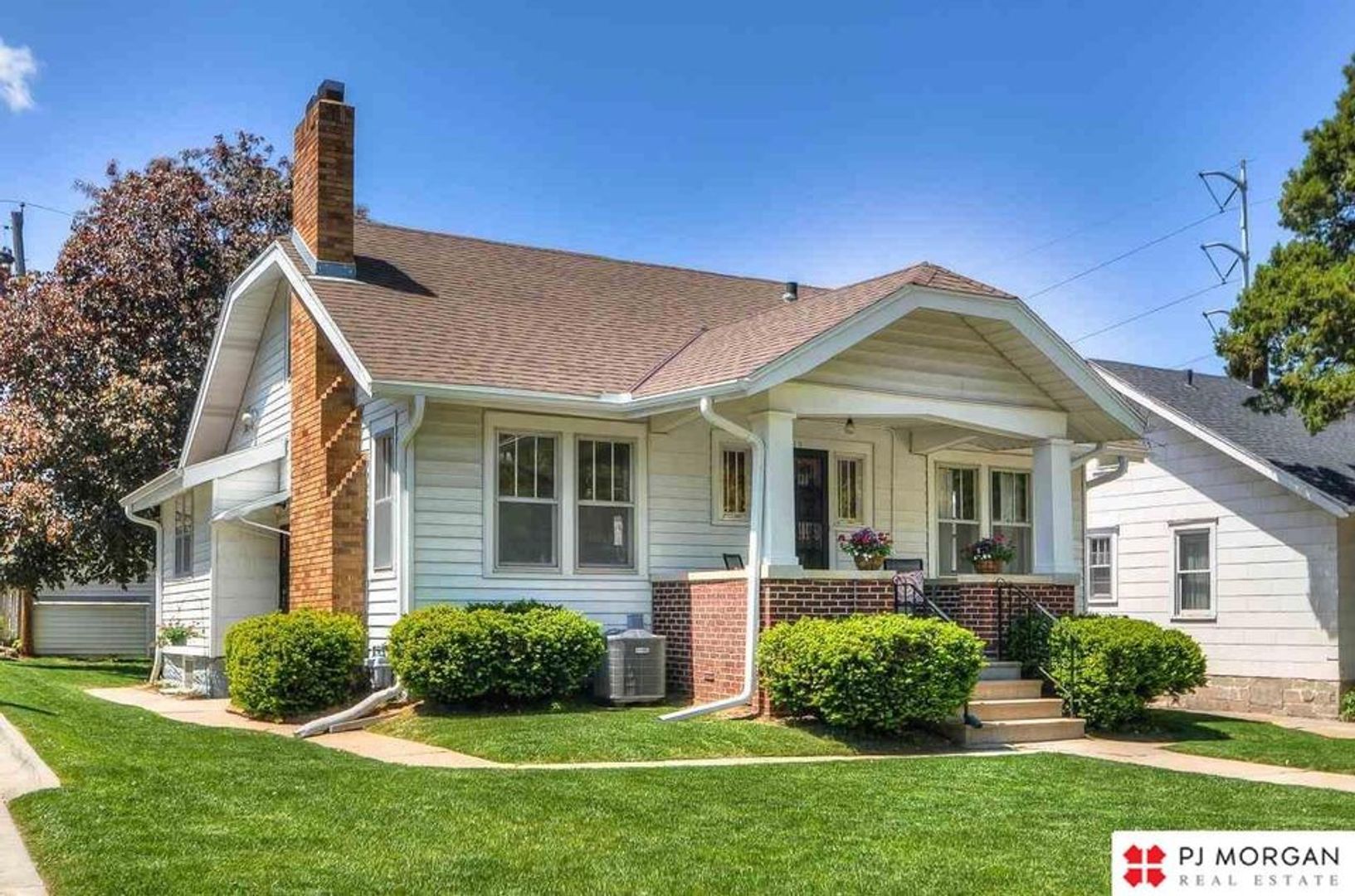 Omaha House: 810 S 58th St