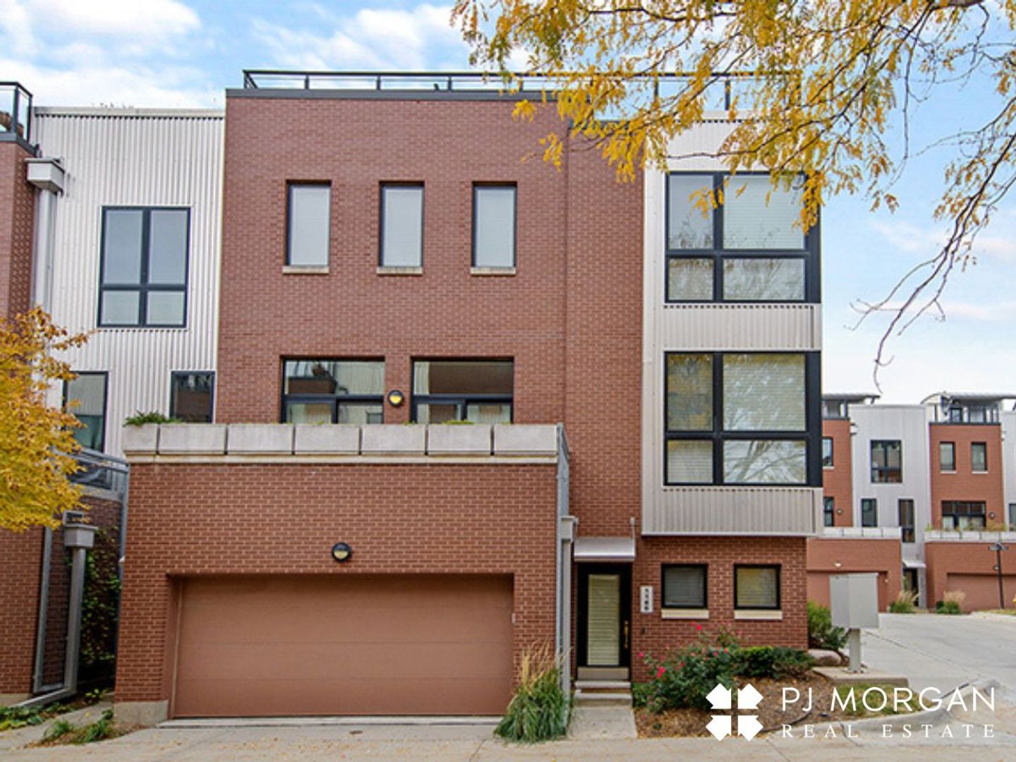 Omaha House: 1145 Mayberry Plaza