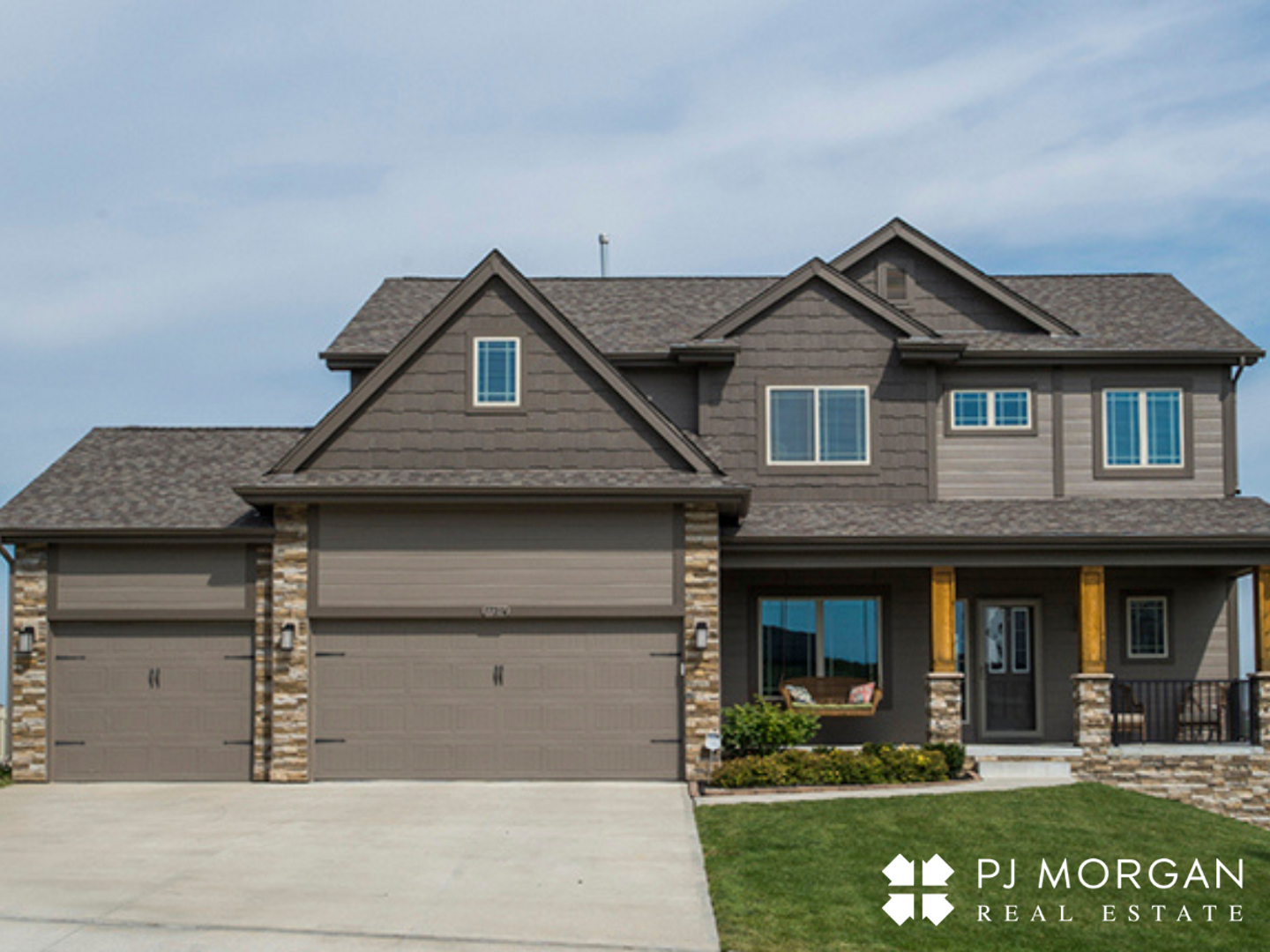 Omaha House: 17214 Meredith Ave