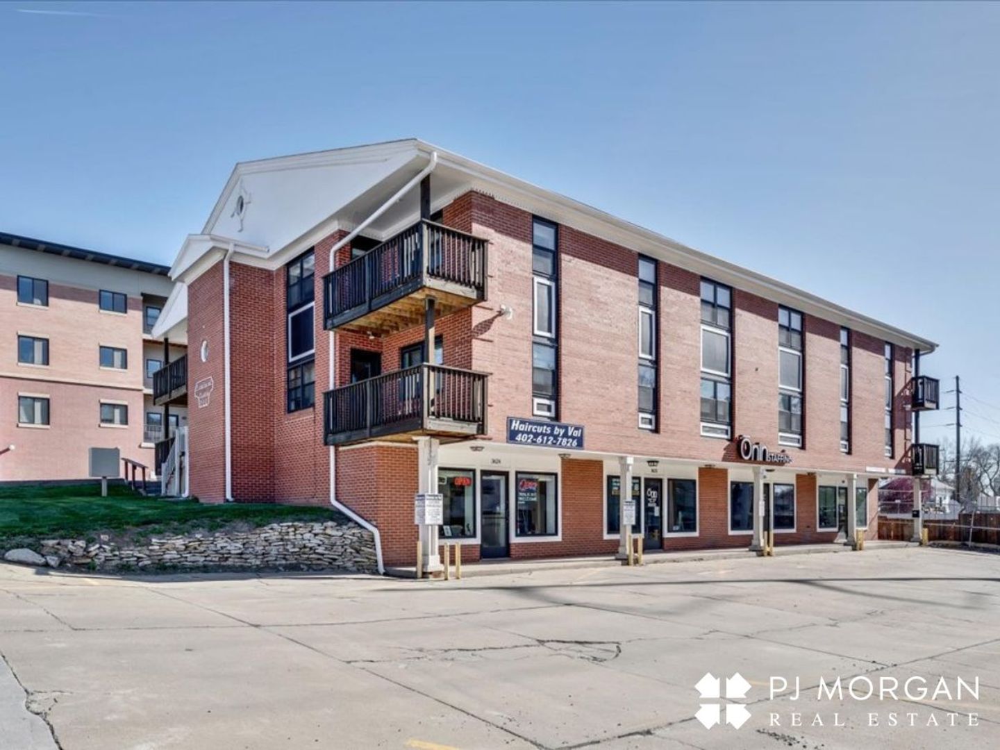 Omaha Apartment: 725 S. 37th St