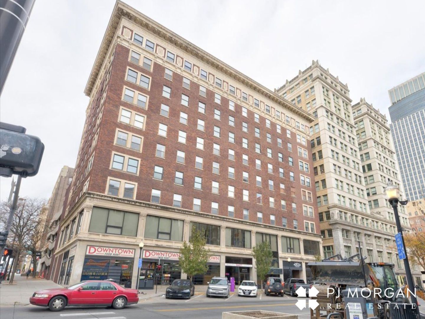 Omaha House: 312 S 16th St #201