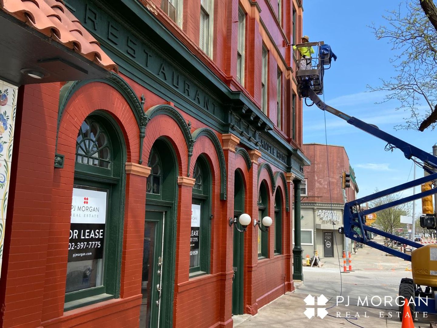 Omaha Apartment: 1402 1/2 S 13th St