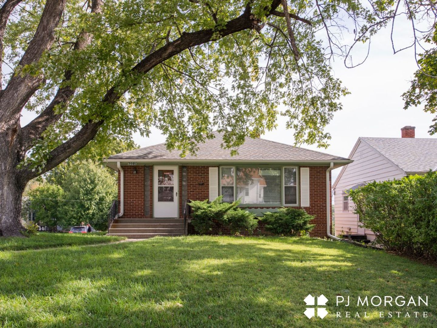 Omaha House: 2001 S 60th St