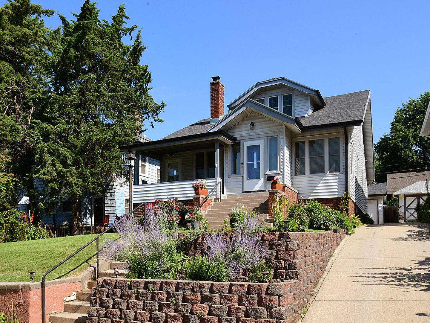 Omaha Apartment: 5022 Izard Street