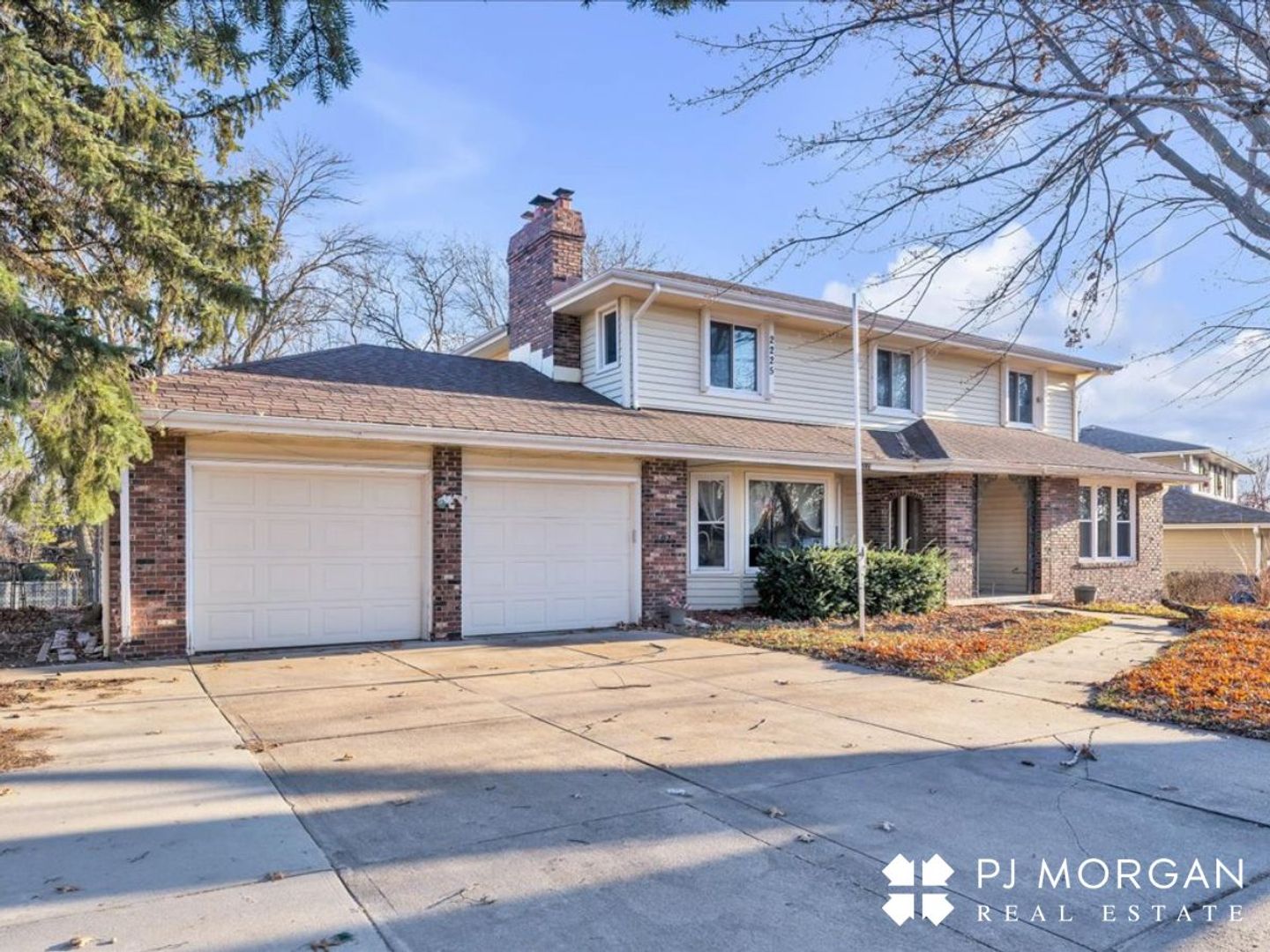 Omaha House: 2225 S 147th St