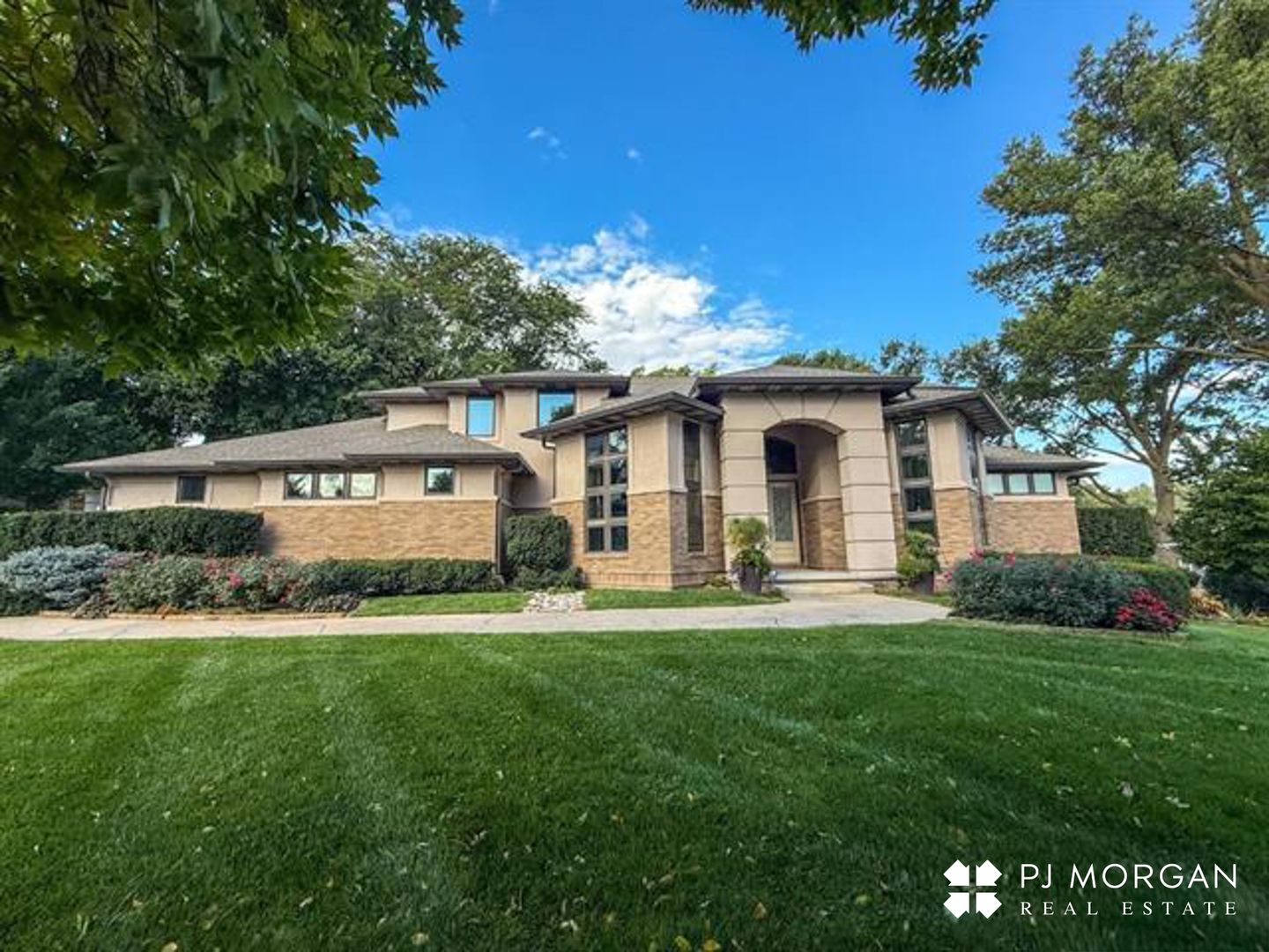 Omaha House: 1526 S 106th Street-LO