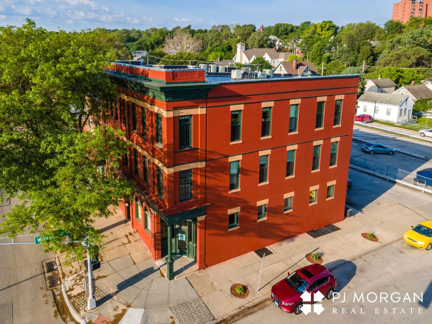 Omaha Apartment: 1402 1/2 S 13th St