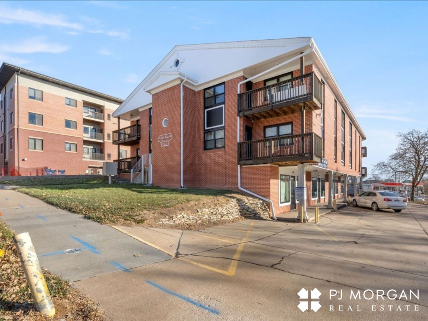 Omaha Apartment: 725 S. 37th St
