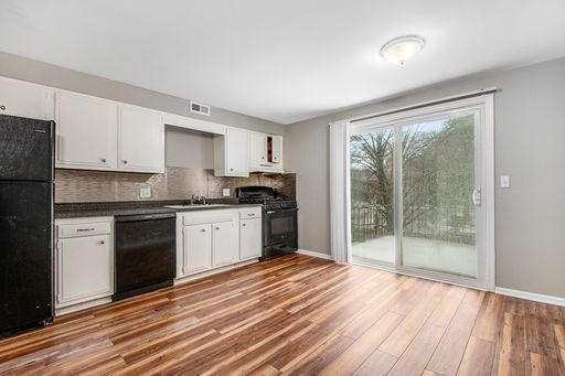 4139 Oak Park Unit A - Updated 2 Bedroom/1 Bathroom Upper Apartment with Central AIR – photo 1