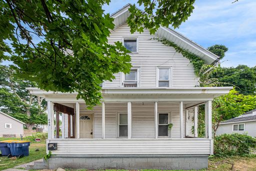 843 Baxter #2 - 2 Bedrooms/ 1Bath – photo 1