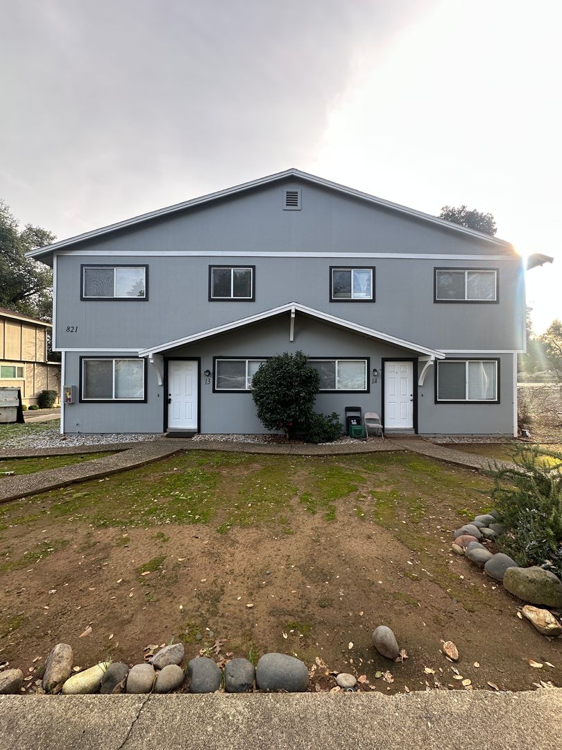 Redding Apartment: 821 Camino Court