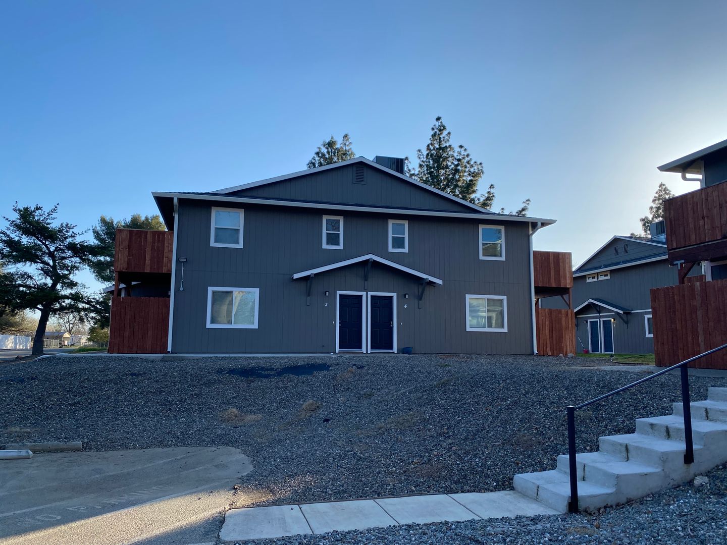 Red Bluff Apartment: 825 Lakeside