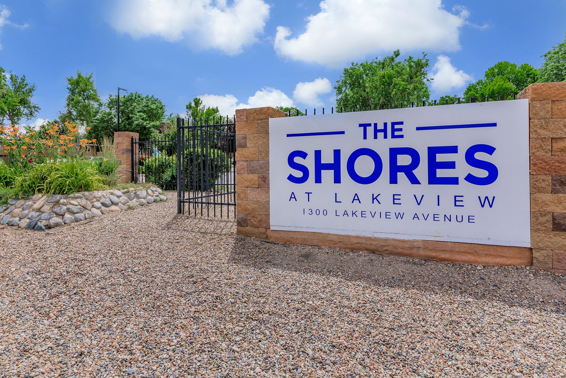 Pueblo Apartment: 1300 Lakeview Ave