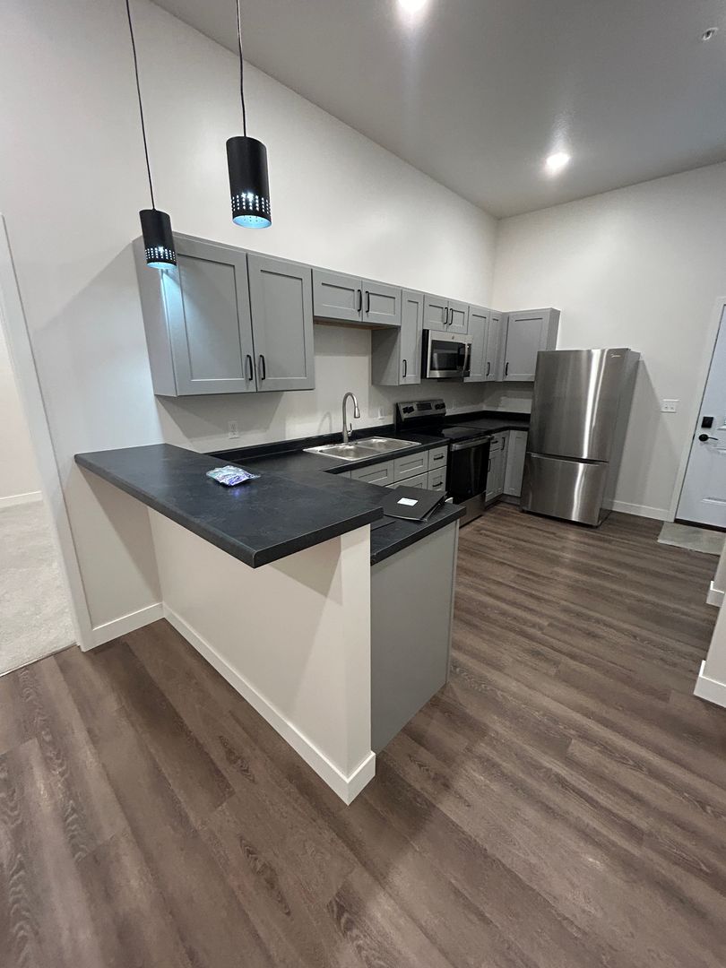 Le Sueur Apartment: 128 S 2nd Street