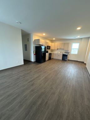 Townhome feel - 4 bedroom 2 bath