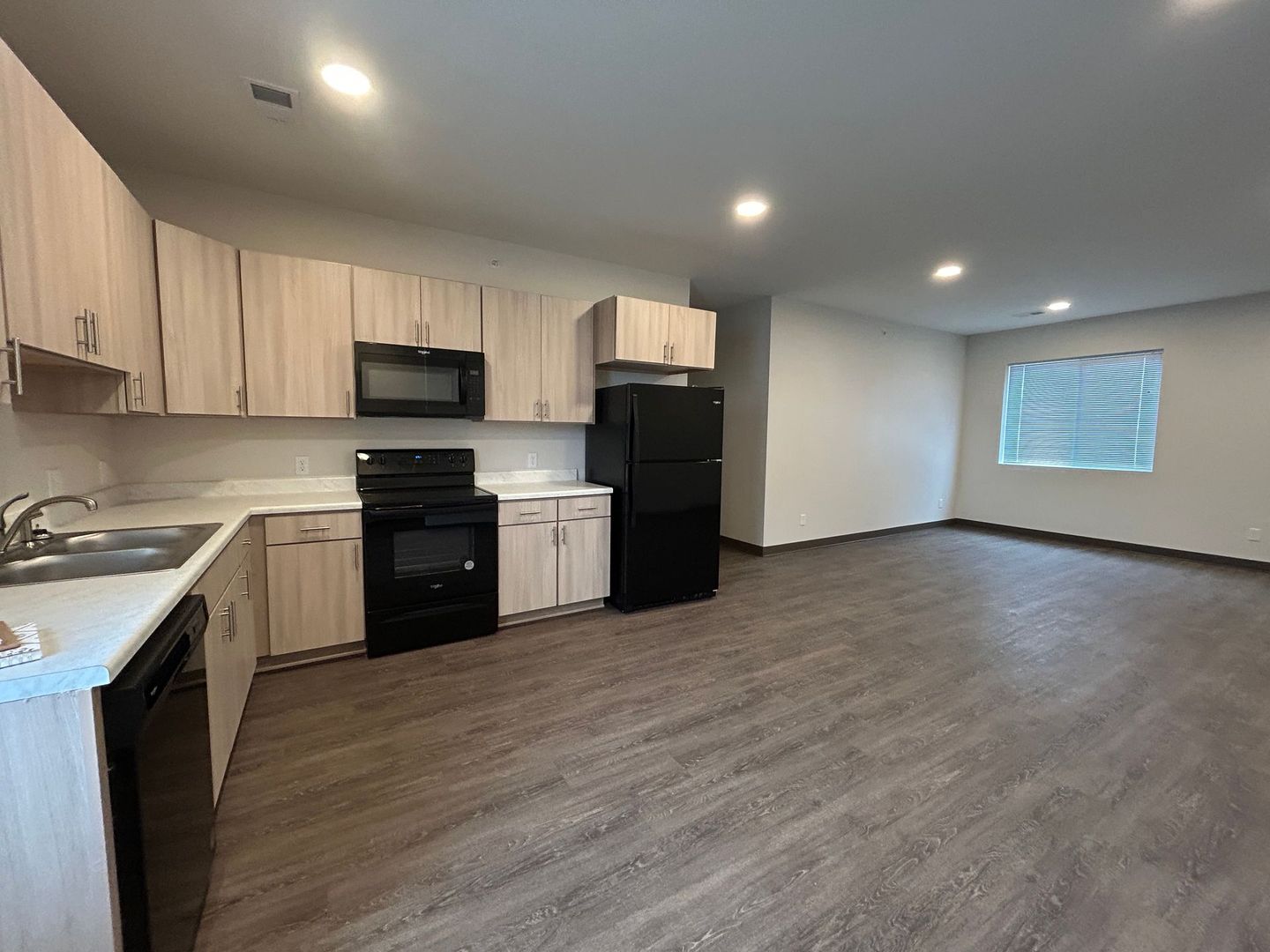 Windom Apartment: 1925 N Redding Avenue