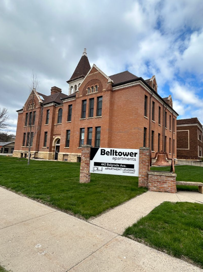 North Mankato Apartment: 442 Belgrade Avenue