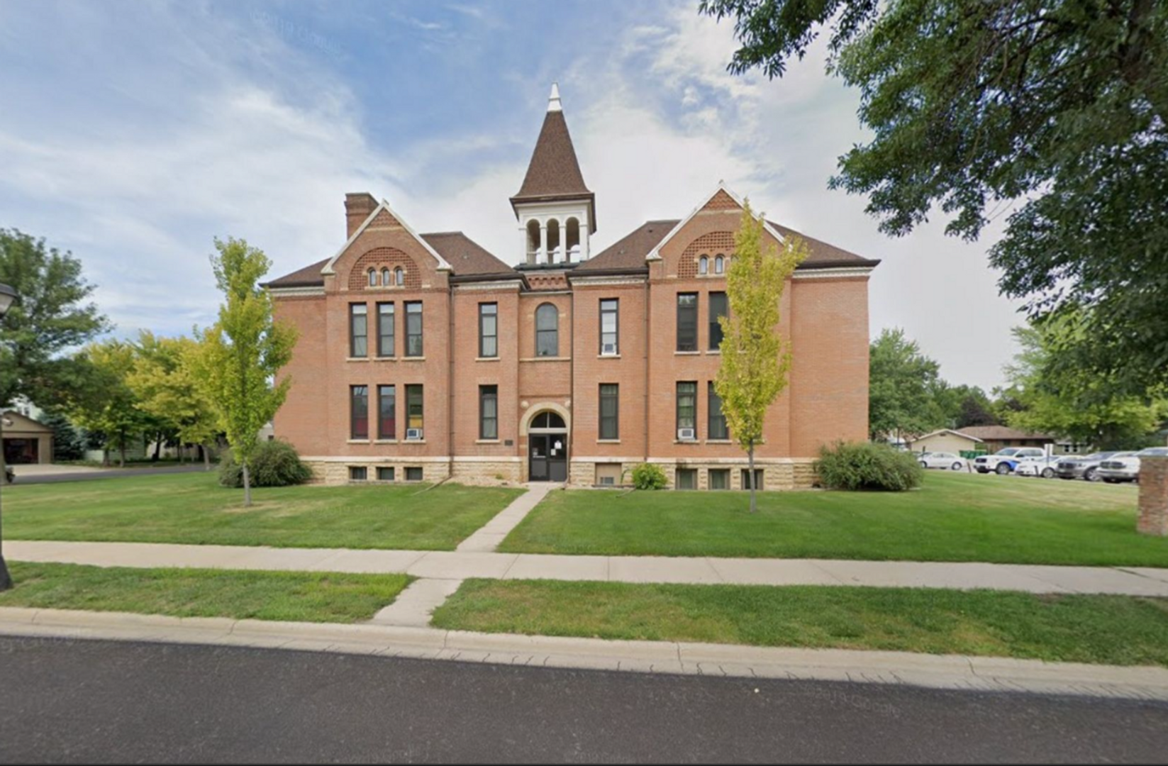 North Mankato Apartment: 442 Belgrade Avenue