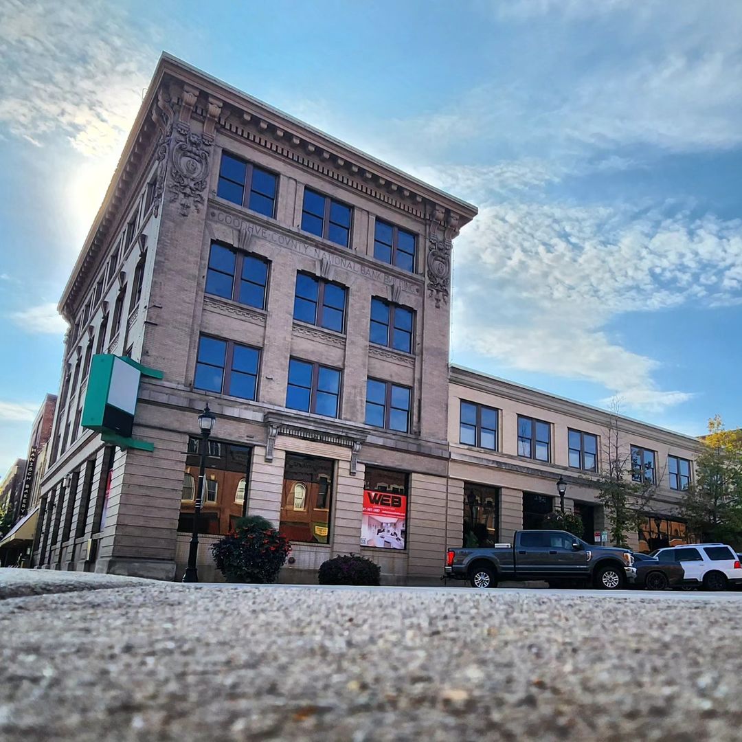 Red Wing Apartment: 222 Bush Street
