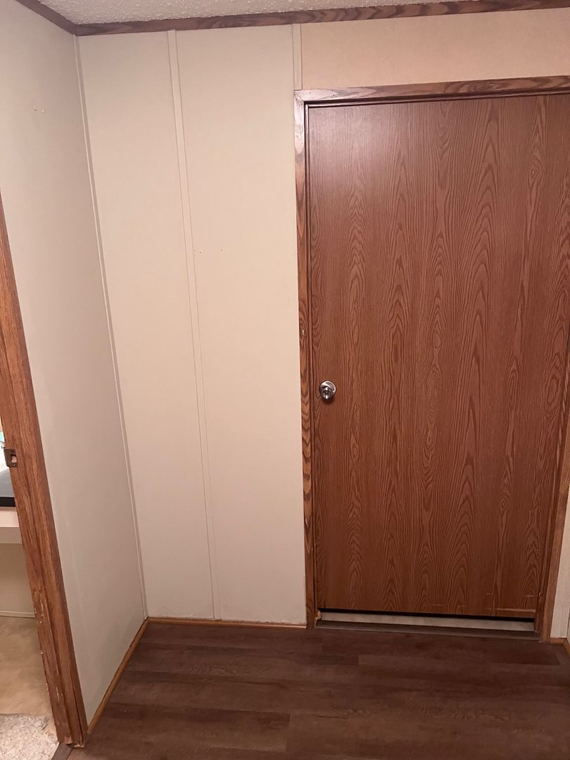 Gonzales Apartment: 12375 Landry Street