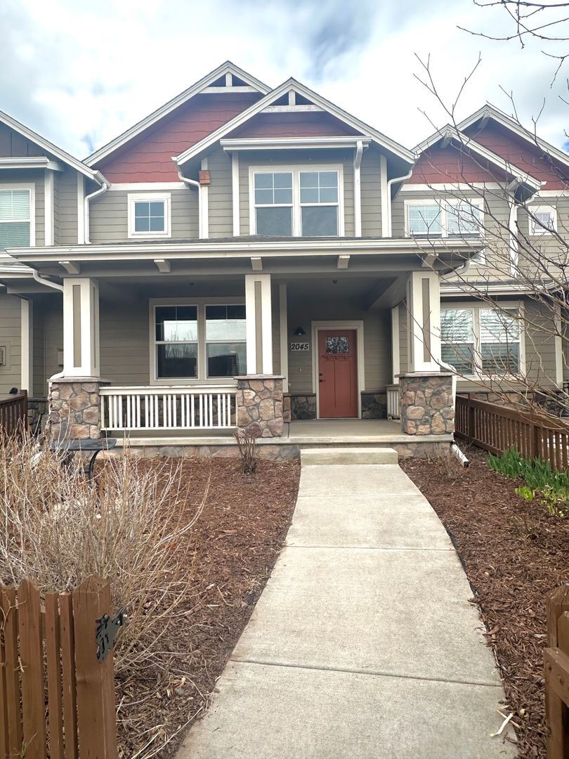 Fort Collins Townhome: 2045 Scarecrow Rd
