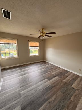 2 bed 1.5 bath apartment