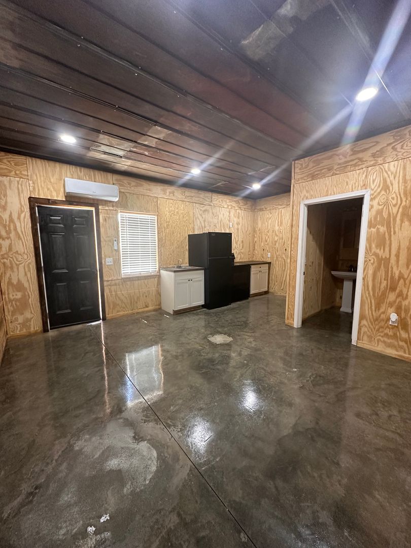 Uvalda Apartment: 2702 State Highway 56