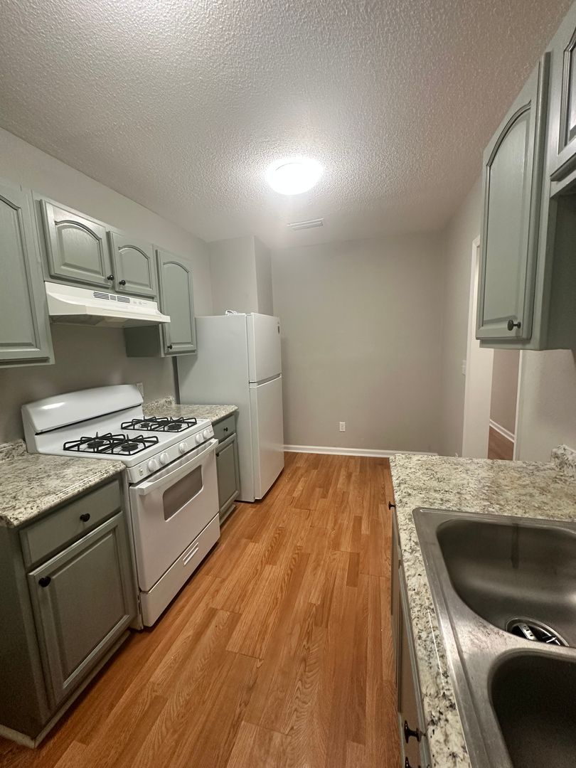 Brunswick Apartment: 3742/3748 Ogg Ave