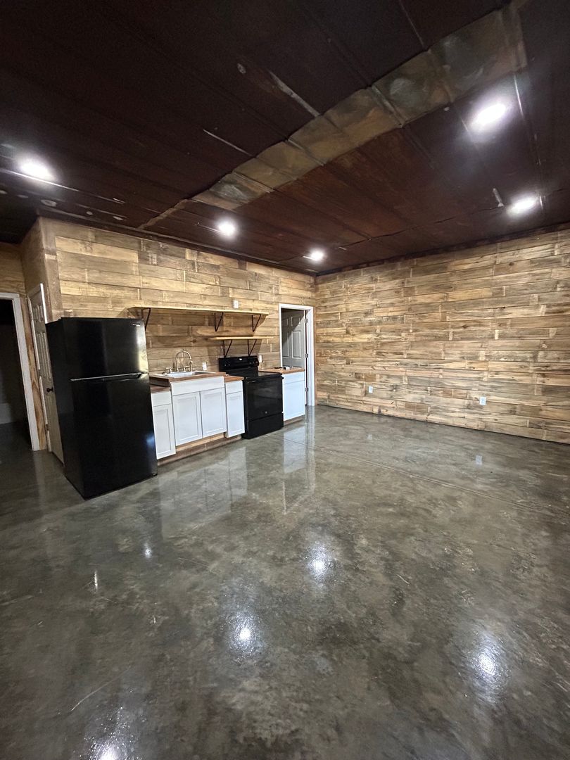 Uvalda Apartment: 2702 State Highway 56