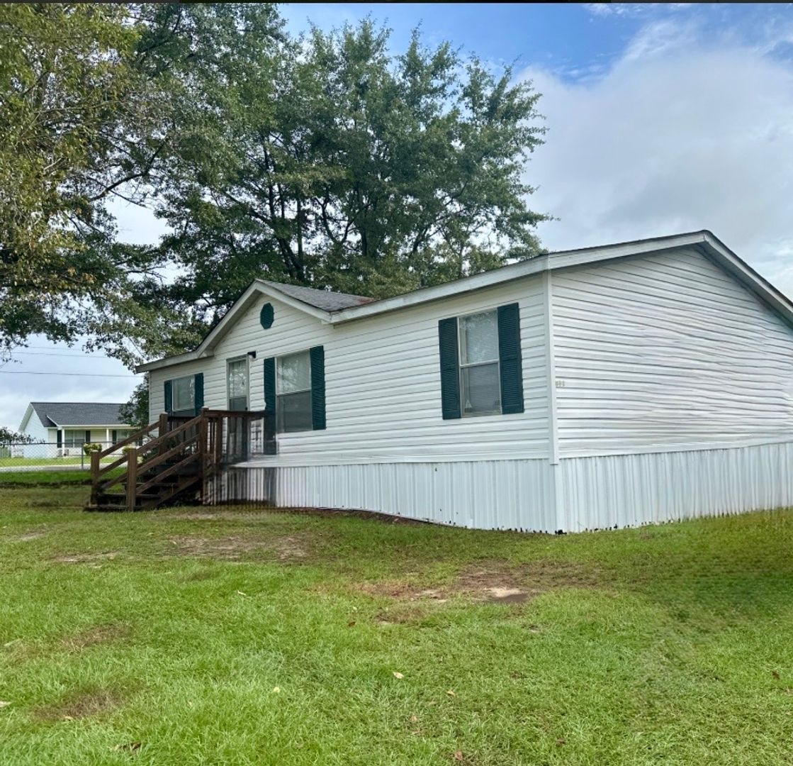 Vidalia Apartment: 606 Ga Hwy 292