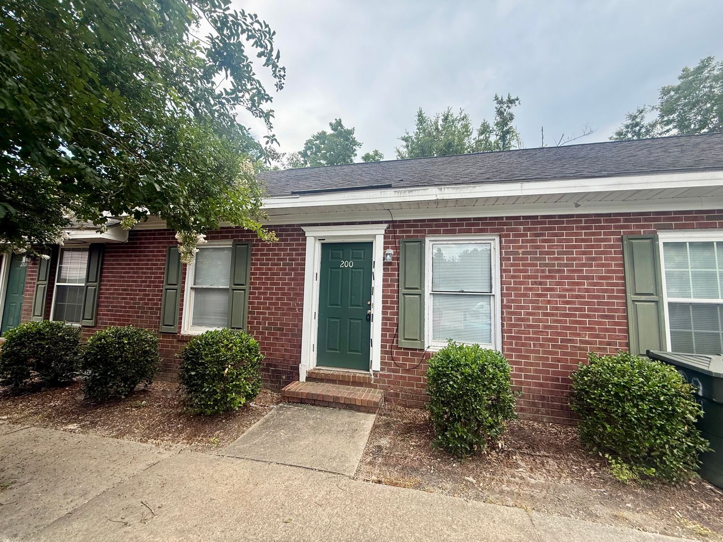 Statesboro Apartment: 230 Lanier Dr