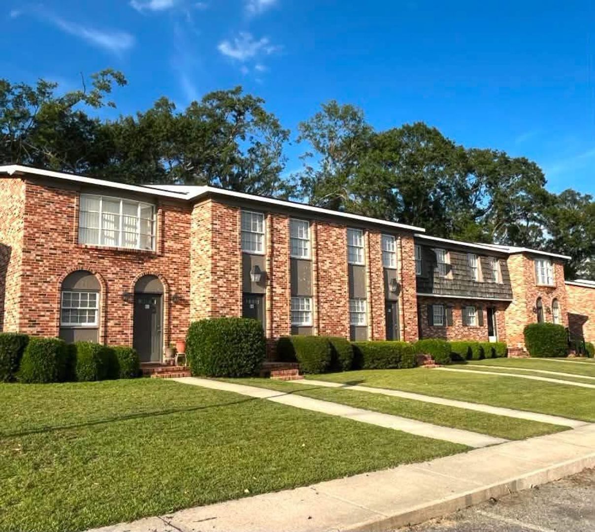 Vidalia Apartment: 707 Loop Road