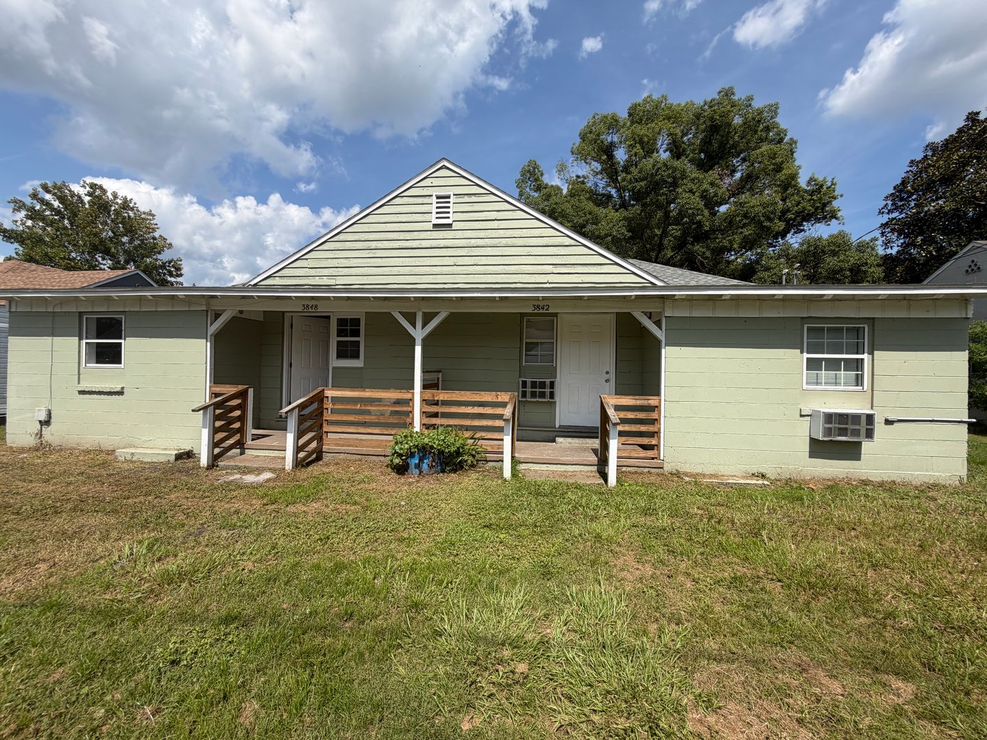 Brunswick Apartment: 3842/3848 Ogg Ave