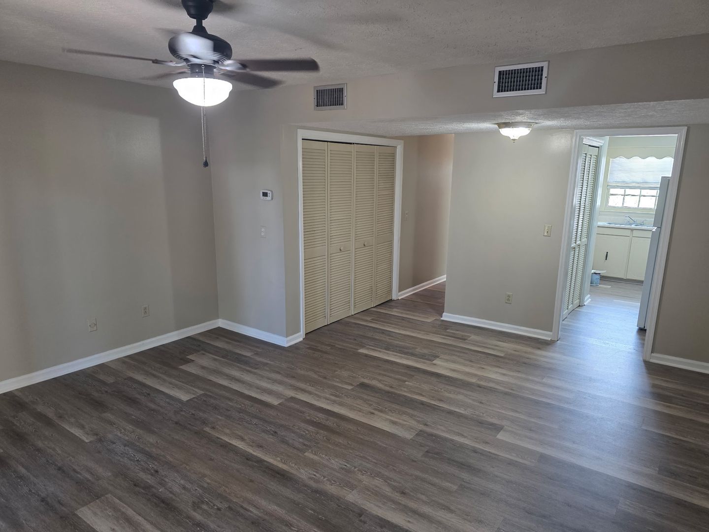 Vidalia Apartment: 707 Loop Road