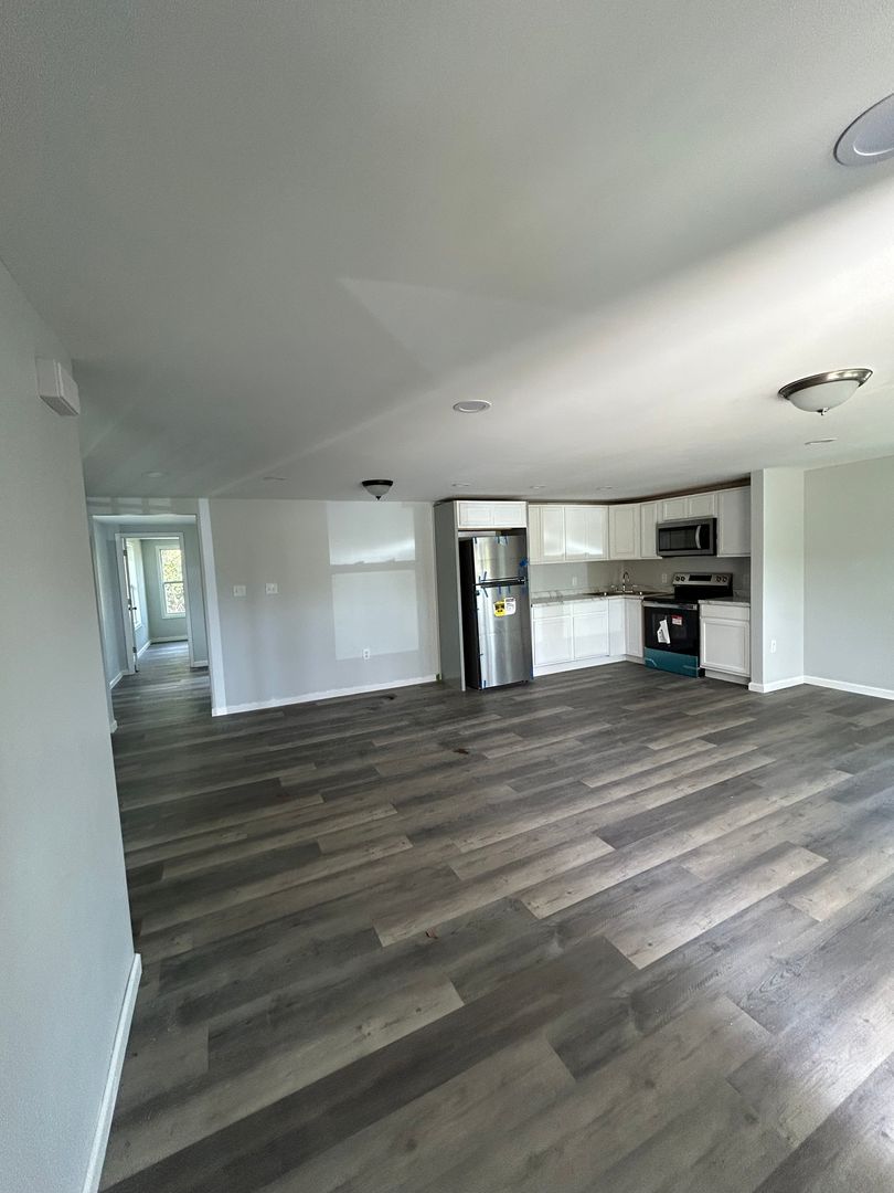 Alamo House: 4 Slaton St