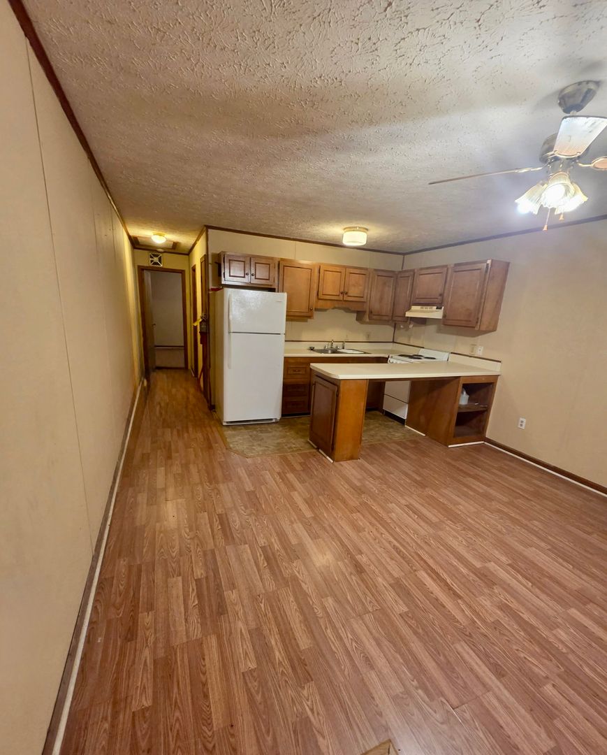 Statesboro Apartment: 222 Lanier Drive