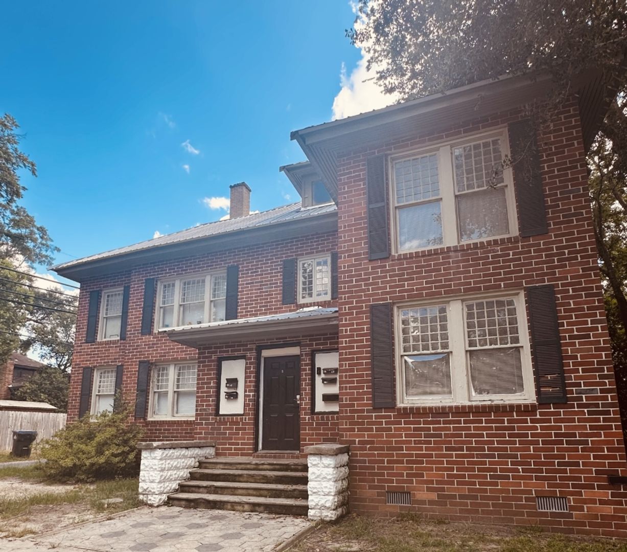 Fitzgerald Apartment: 216 W Magnolia St