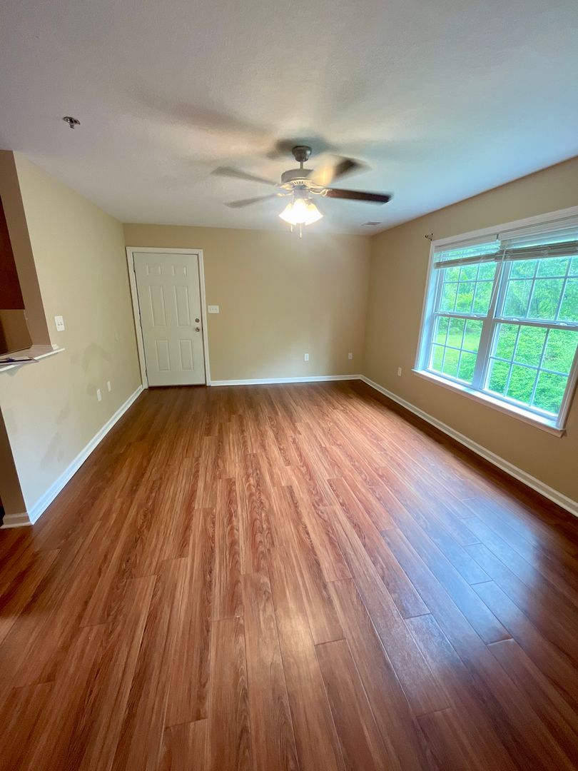 Pembroke Apartment: 502 Strickland Street Ext