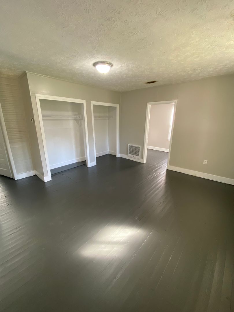 Vidalia Apartment: 605 Durden St