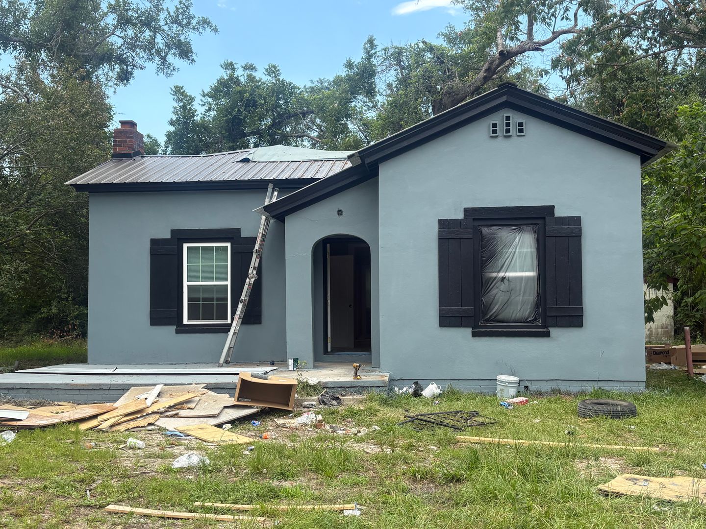 Vidalia House: 306 E Fourth St