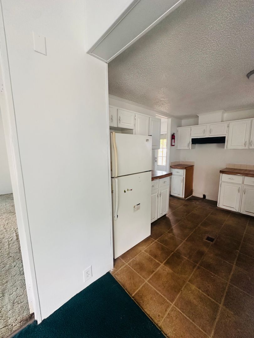 McRae Helena House: 3 Bay Ave