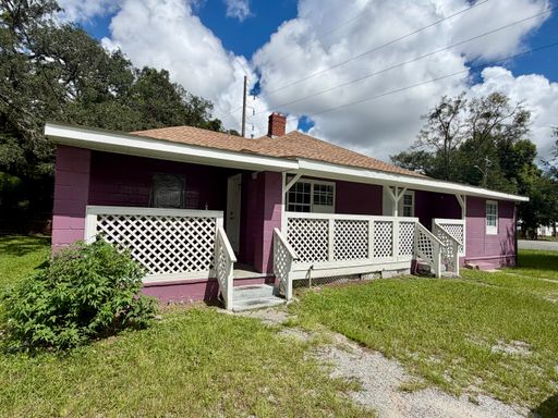 1 Bed/1 Bath Duplex