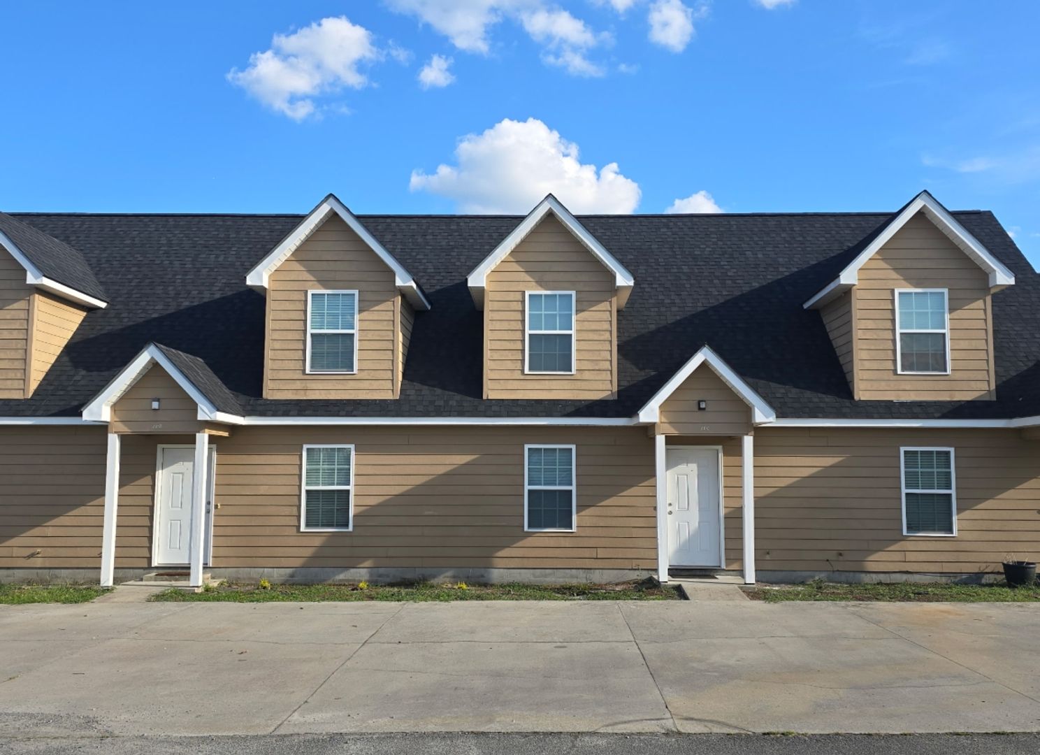 Vidalia Apartment: 900 Maple Dr