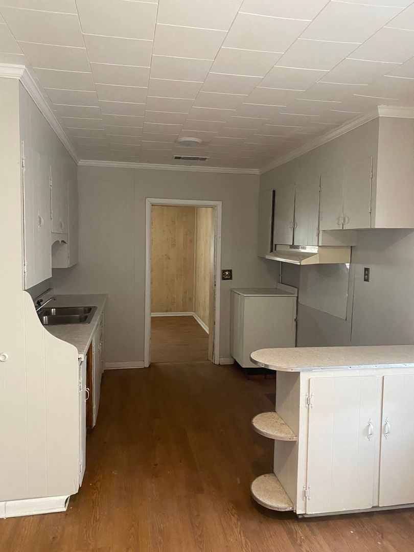 Vidalia House: 709 W 2nd St