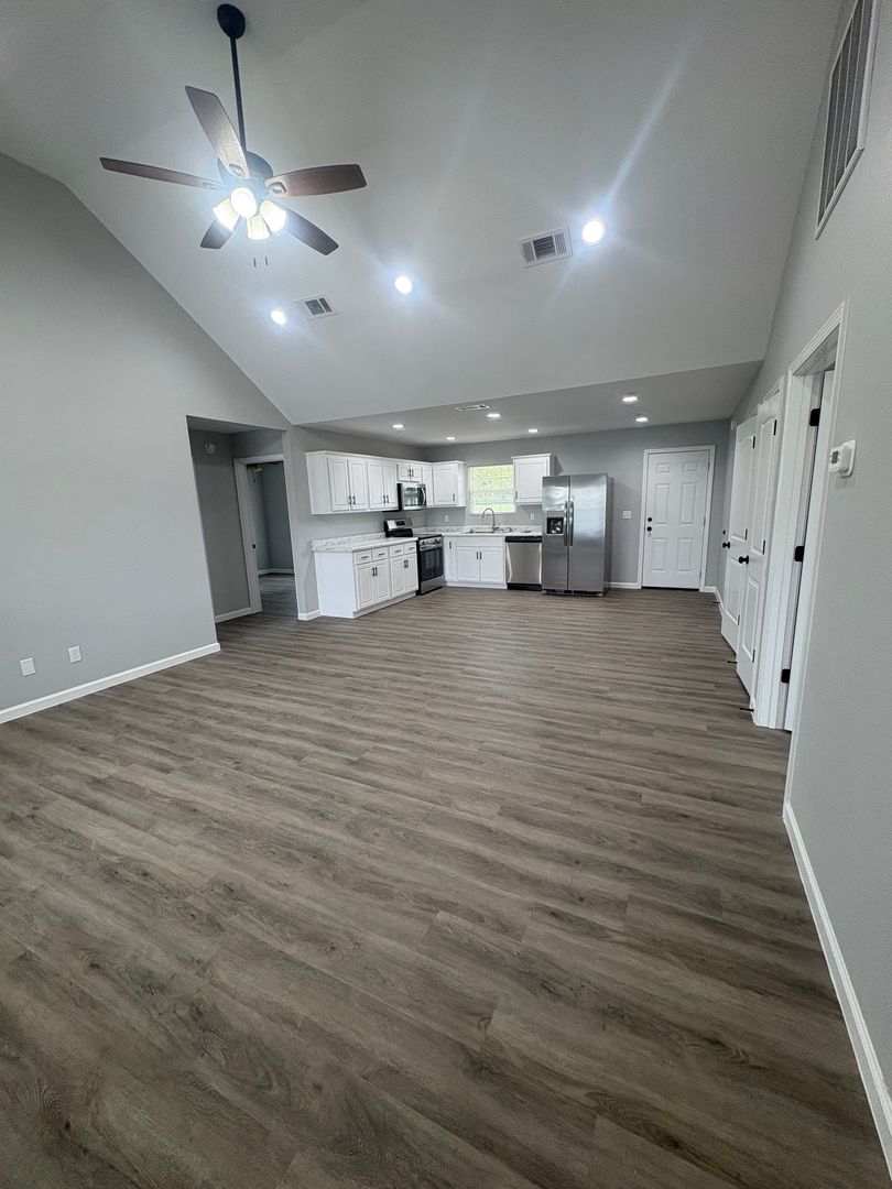 Vidalia House: 159 Hunington Circle