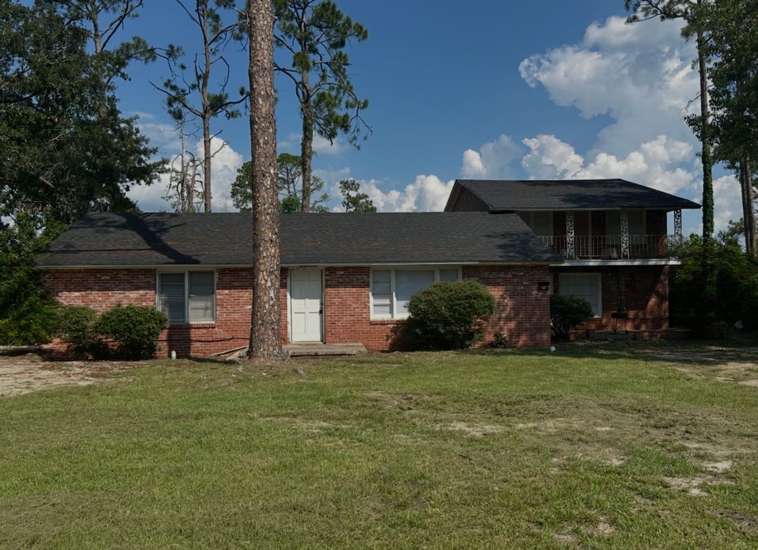 Hazlehurst Apartment: 6 Marie St