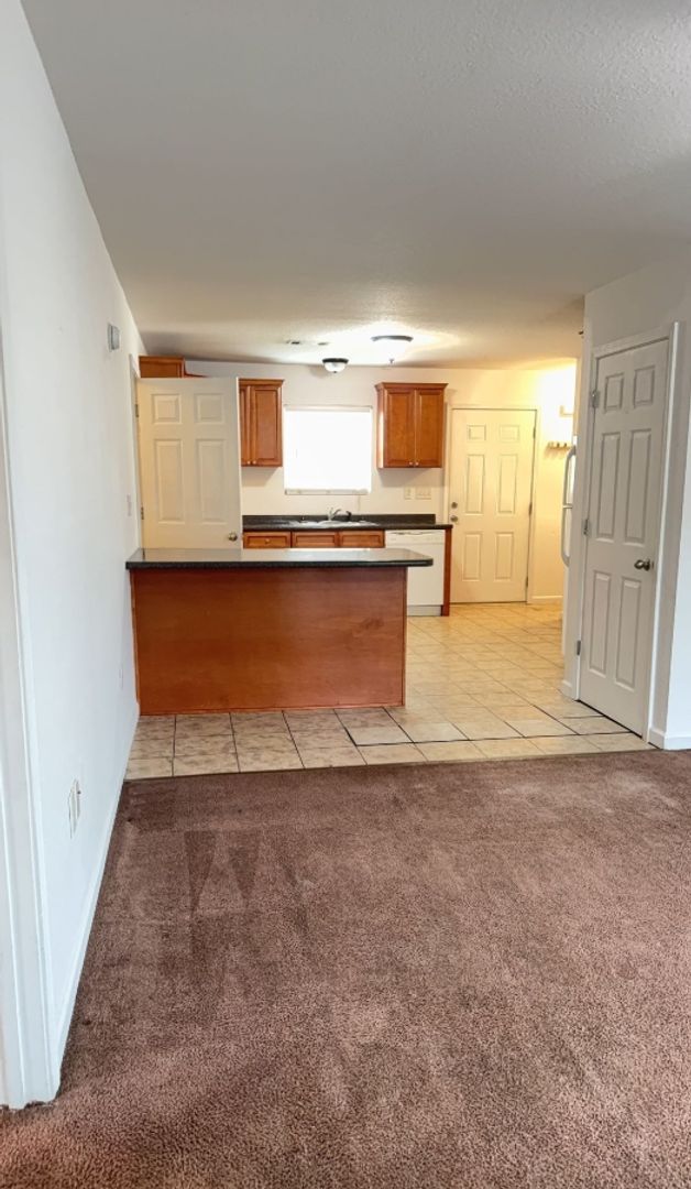 Vidalia Apartment: 900 Maple Dr